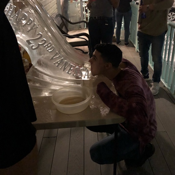 Meet your Posher, Devyn - Picture 1 of 1